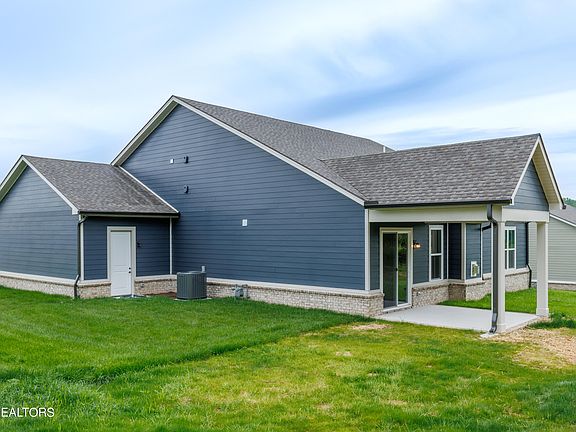 3rd image of 167 Clover Cir