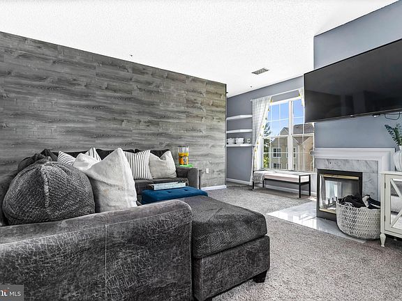 5th image of 271 S Pickett St APT 301