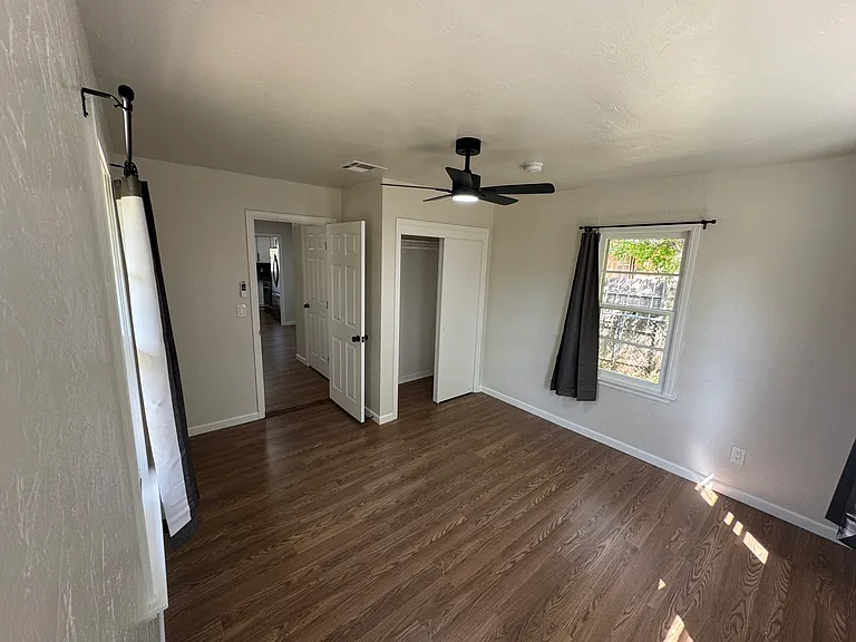 1522 Oxford Way — Photo 8