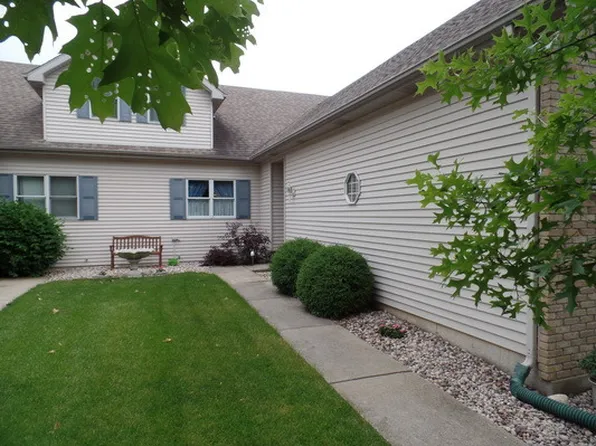 1349 Anthony Ln, Sandwich, IL 60548