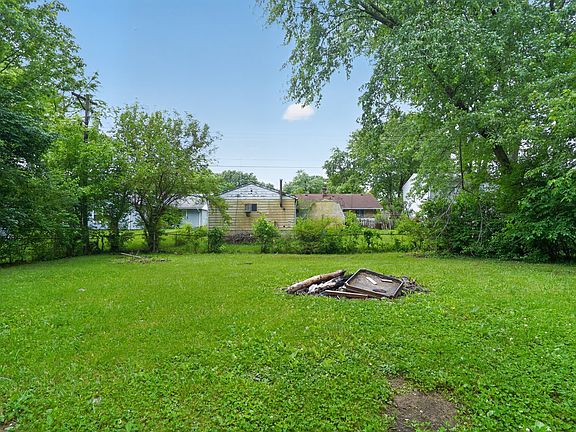 4th image of 3610 Decamp Dr