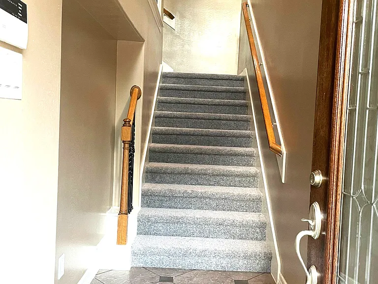 8006 Stoneyway Dr — Photo 2