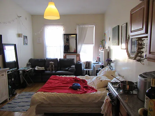 Rented by GFI Realty Services LLC | media 25