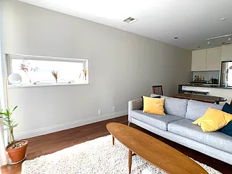 Rented by R New York