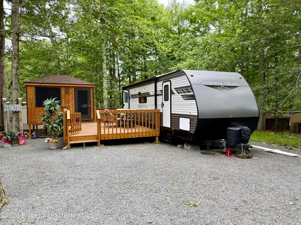403 Beech Dr, Gouldsboro, PA 18424