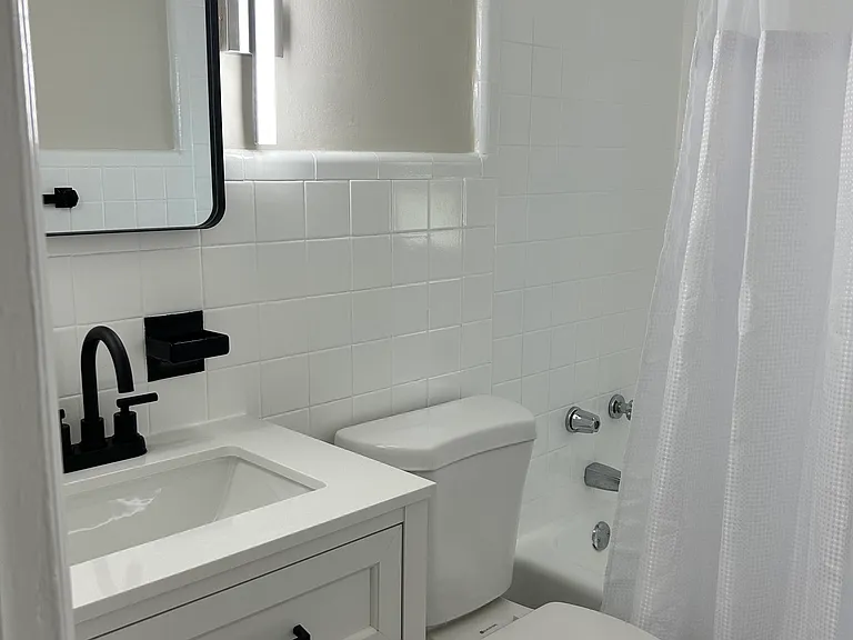 164 Hudson St #2A — Photo 7