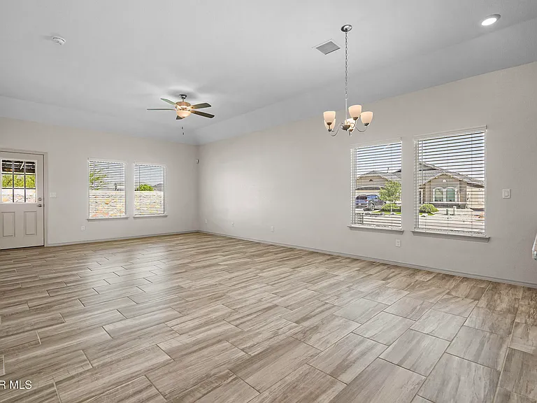 1117 Summer Rain St — Photo 14