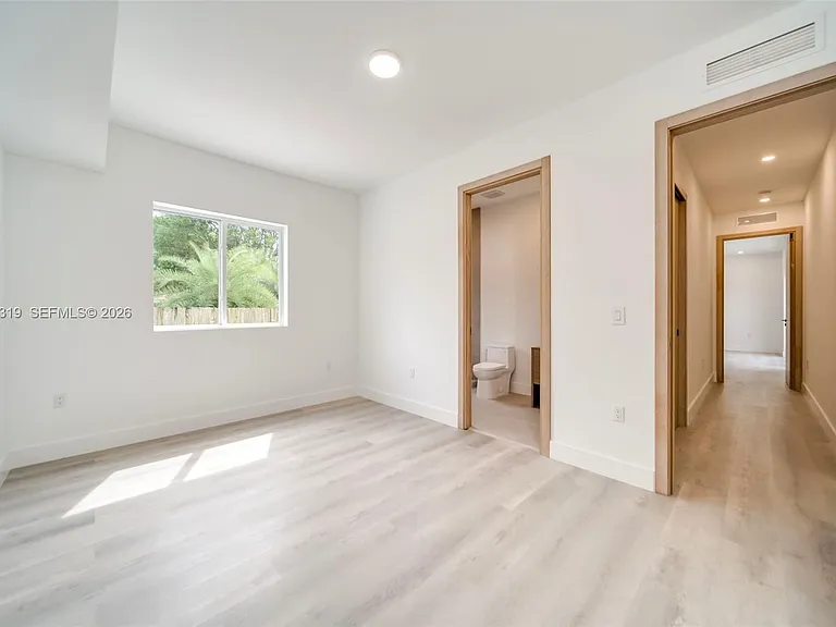 8990 N Miami Ave — Photo 38