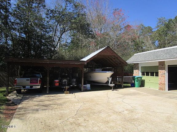 3rd image of 12488 Crestwood Dr