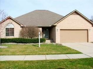 3683 McComb, Rochester Hills, MI 48307