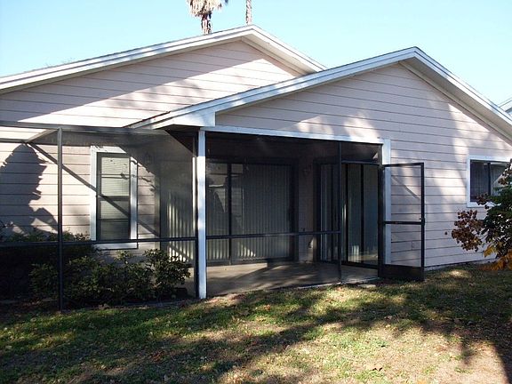 2nd image of 2913 Curry Woods Dr