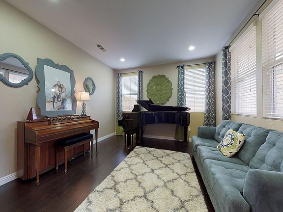 2703-Moonwort-Terrace-05182019_104039