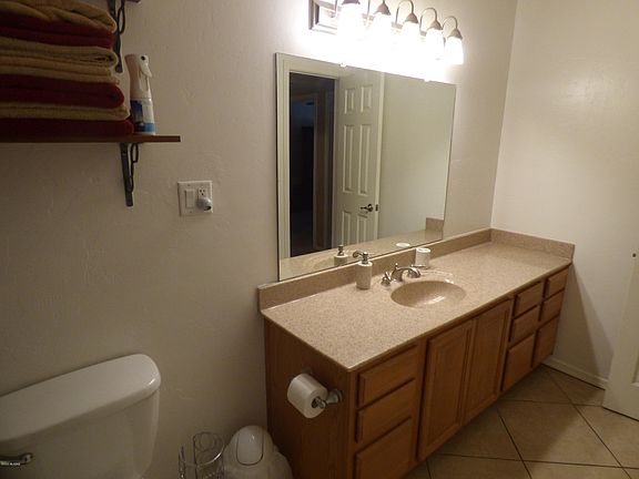 3rd image of 924 N Desert Ave