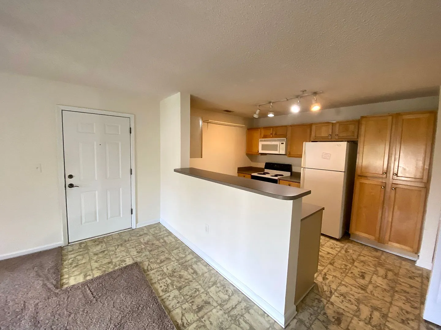 3 Bedroom Condo at Hart's Cove! — Photo 4