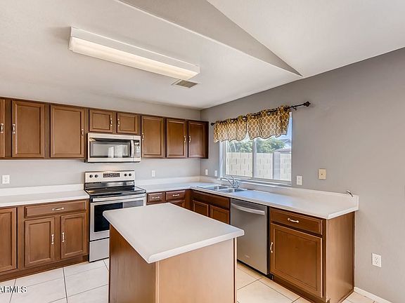 4th image of 1343 E Silverbrush Trl