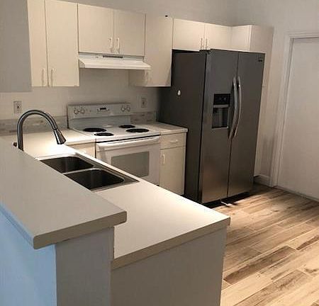 4th image of 1849 Salerno Cir