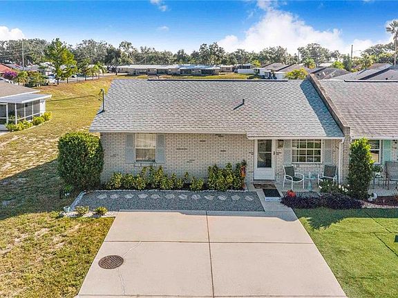 3rd image of 1413 THOUSAND ROSES DRIVE S