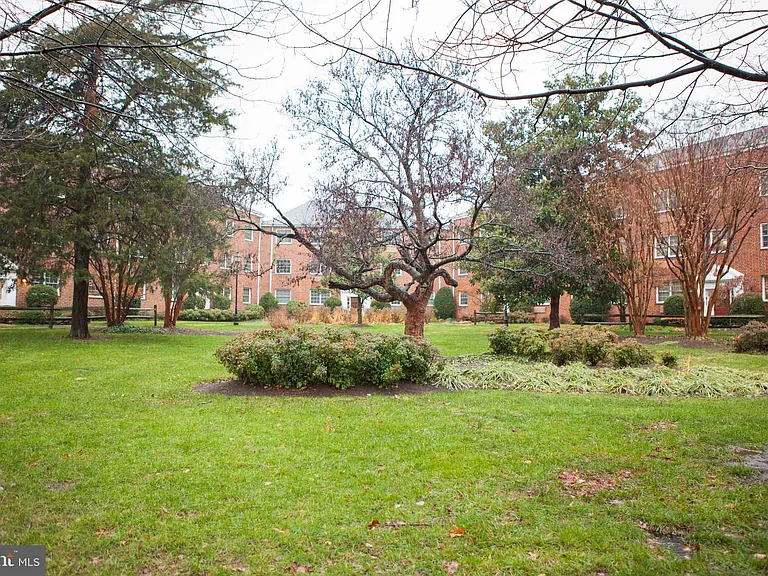 1712 W Abingdon Dr #301 — Photo 22
