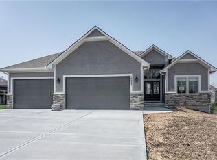 21119 W 186th Ter, Spring Hill, KS 66083