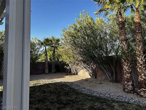 4th image of 2035 Digger Pine Dr