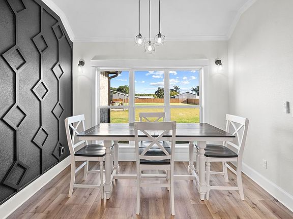 5th image of 16139 Eagle Ln