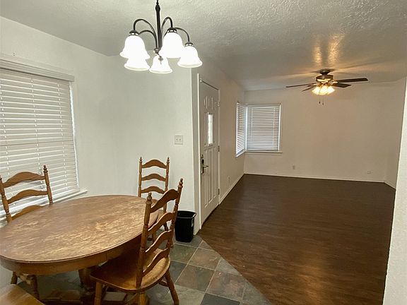 4th image of 203 Elmdale St