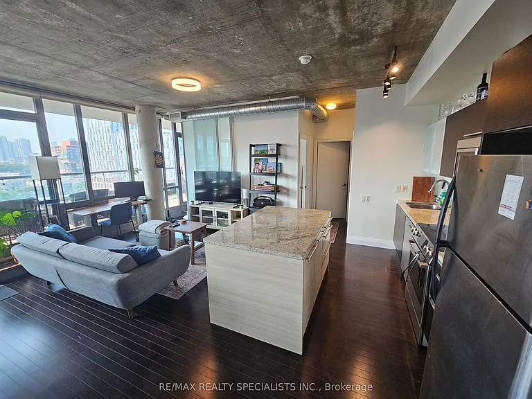 33 Mill St #806 — Photo 8