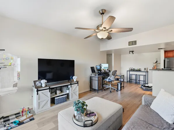 5757 W EUGIE Avenue #2062, Glendale, AZ 85304