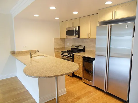 Rented by Stonehenge NYC LLC | media 15