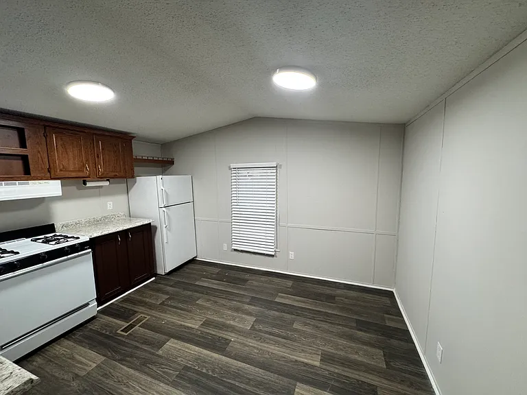 Lithia Manor (3666 Glenda St, Lithia Springs 30122) — Photo 10