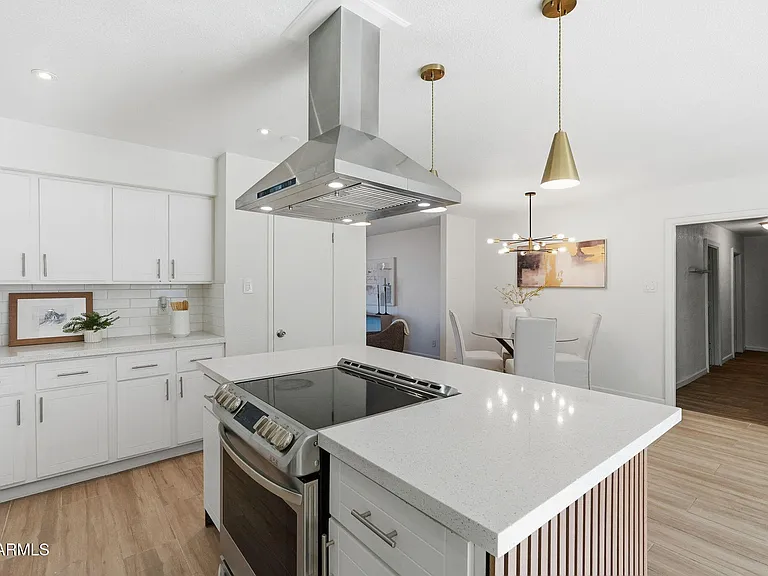 8725 E Coronado Rd — Photo 15