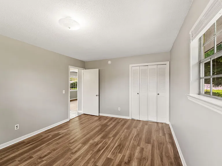 7164 Holland Ln — Photo 12
