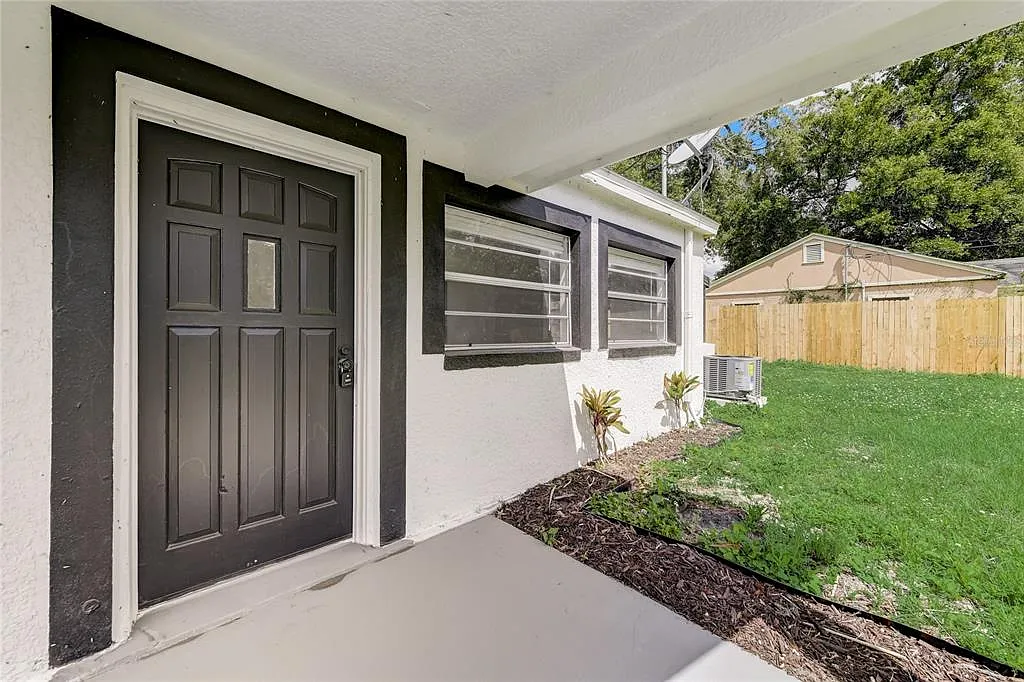 2 bed, 1.0 bath, 782 sqft, $2,800 — Photo 3