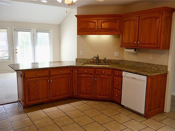 5th image of 1506 Emerald Way