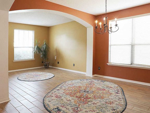 3rd image of 2122 Thorn Hollow Ct