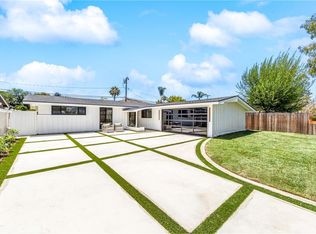 213 Wellesley Ln, Costa Mesa, CA 92626