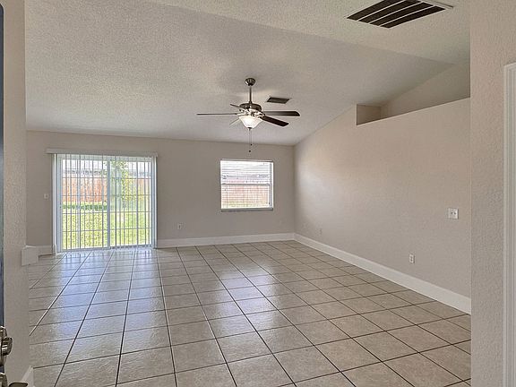3rd image of 332 Cloverdale Rd