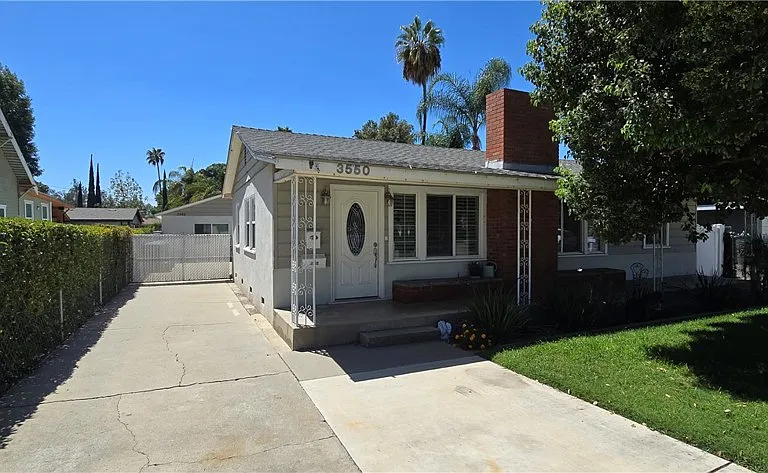 3550 Washington St — Photo 3