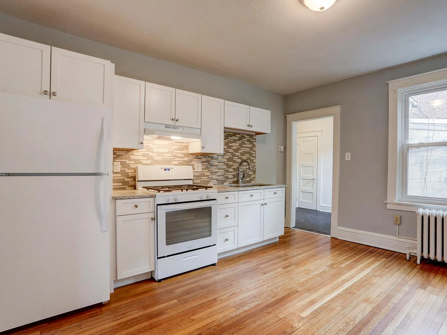 2 bed, $1,395 — Photo 2