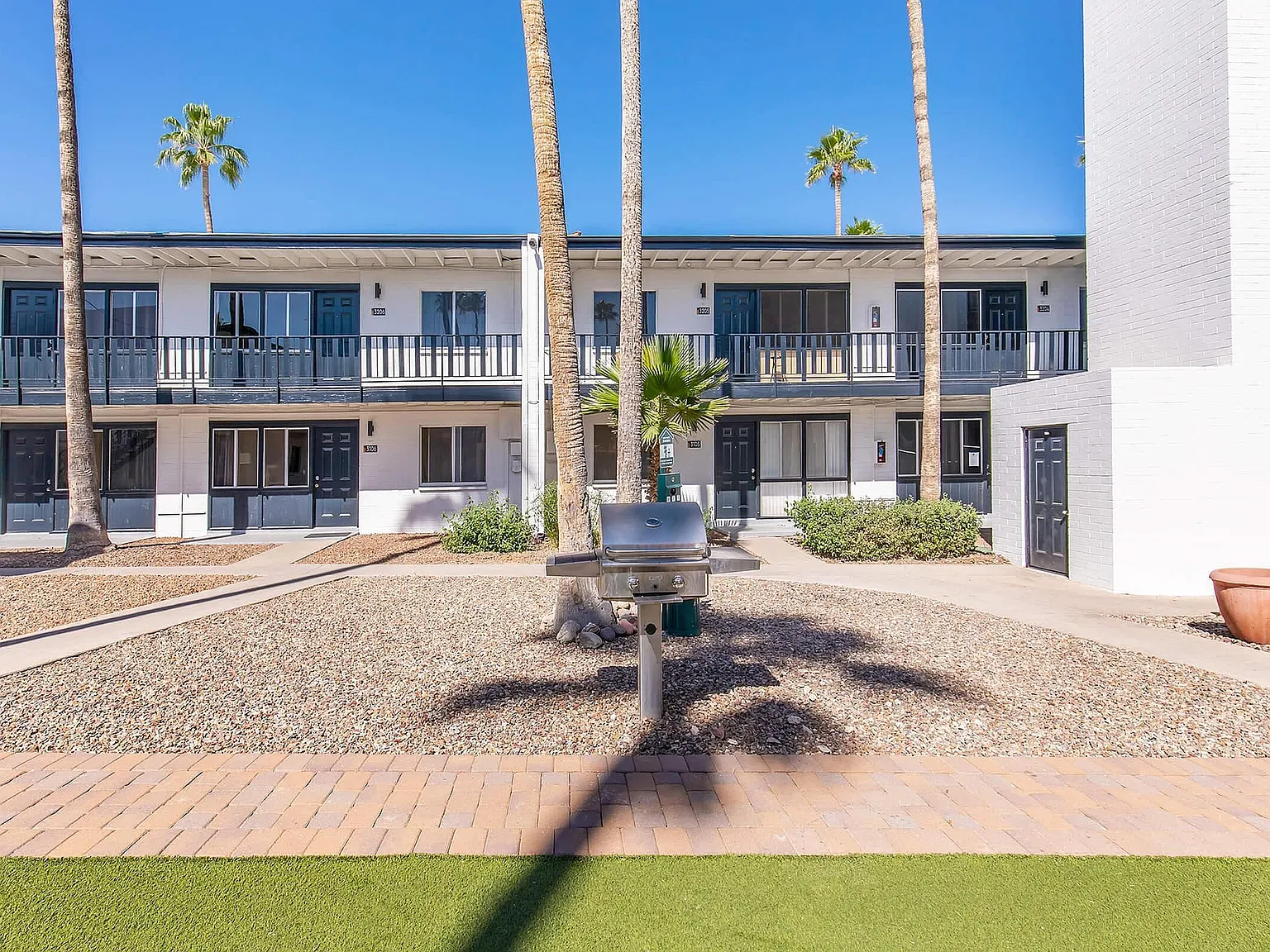Miramonte on 3rd — Photo 2