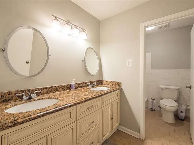 6520 Roswell Rd #49 — Photo 12