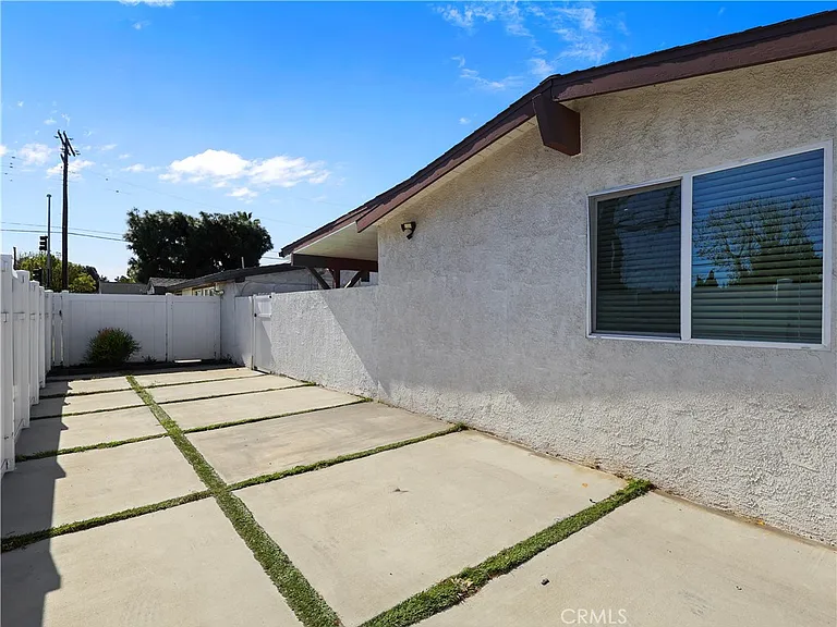 15803 Chatsworth St — Photo 5