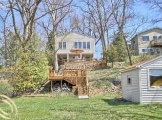 10474 Runyan Lake Point, Fenton, MI 48430