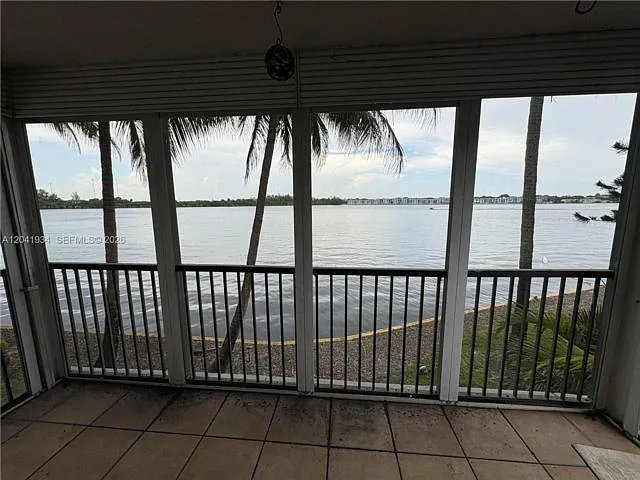 1075 NE Miami Gardens Dr #211 — Photo 2