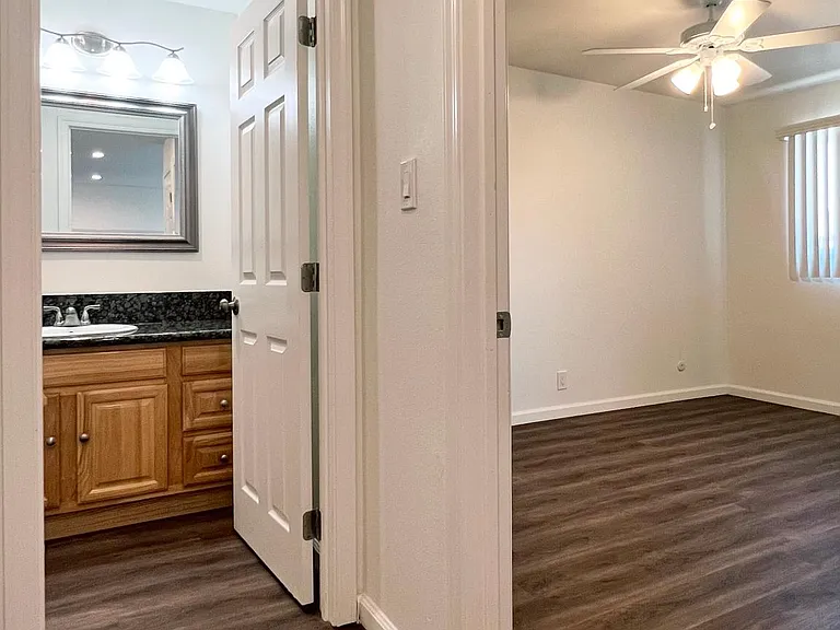 6452 Orange Ave #17 — Photo 8