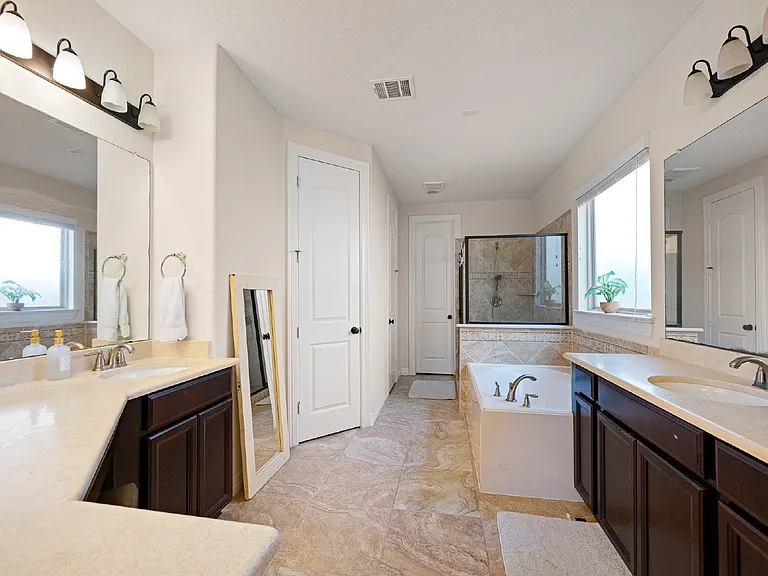 4627 Miramar Dr — Photo 38