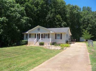 348 Crest Dr, Inman, SC 29349
