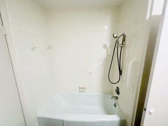 2nd image of 201 S Mockingbird Ln APT A