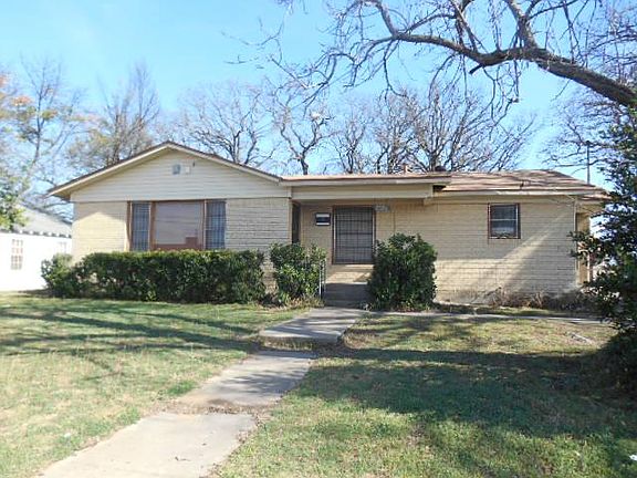 2nd image of 2326 Juniper St