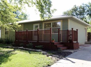 2727 Rawhide Ln, Lawrence, KS 66046